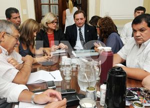 El gobierno retomó este mediodía la negociación paritaria con los docentes