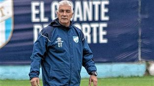 Omar De Felippe asoma como posible DT de Platense