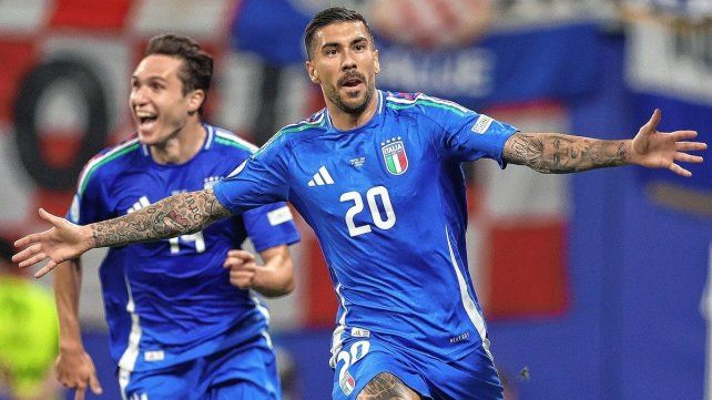 El campeón Italia busca llegar a cuartos de final ante Suiza