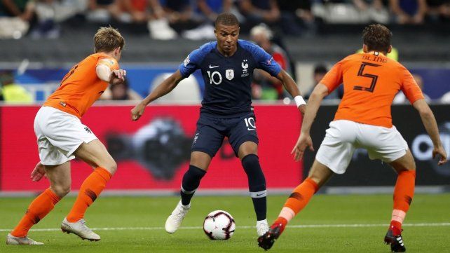 Francia recibe a Países Bajos en el camino hacia la Eurocopa