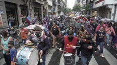El frente obrero marchó por el microcentro para exigir la entrega de alimentos en barrios populares. El frente obrero marchó por el microcentro para exigir la entrega de alimentos en barrios populares.