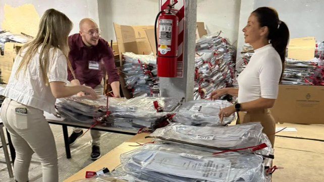 Termina el escrutinio definitivo: la secretaría electoral provincial descartó fraude y alertó sobre los mails falsos Termina el escrutinio definitivo: la secretaría electoral provincial descartó fraude y alertó sobre los mails falsos