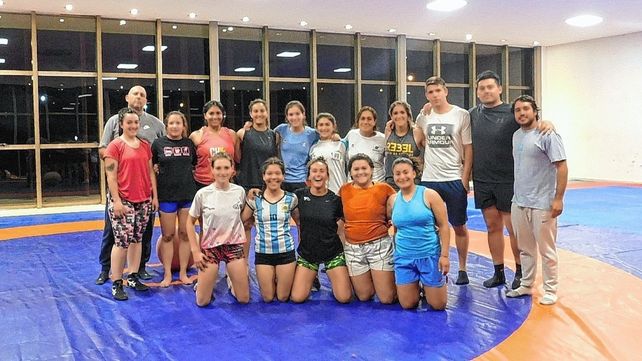 El seleccionado de rugby de femenino de Santa Fe se prepara para el Clasificatorio para el Seven de la República.