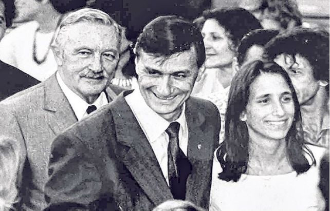 Binner asume como intendente en 1995. Aquí