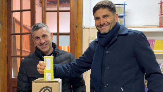 El gobernador Pullaro votó en Hughes y destacó la normalidad de los comicios en toda la provincia