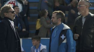 Un dt presionado. Fabián Vena, el villano, junto al protagonista Francisco Suárez y Esteban Prol.