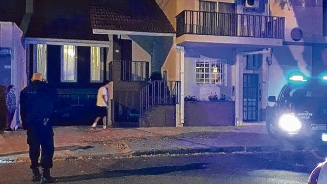 Infernal. Al menos siete tiros fueron disparados contra la casa de Italia 2118 donde vivió Manfrín