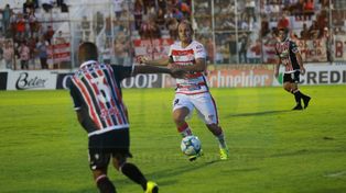 Enzo Noir anotó el gol con el que el Decano rompió una abstinencia ofensiva de 455 minutos. &nbsp; 