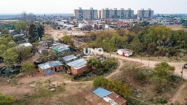 Inseguridad en Bº El Pozo. Un móvil de la Policía de Acción Táctica