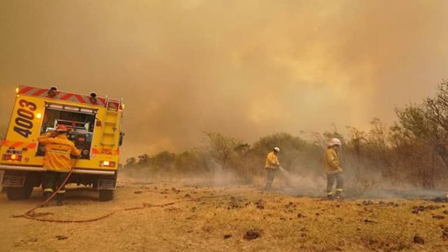 Bomberos de todo el país trabajan en Córdoba.&nbsp; 