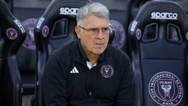 Se demora la definición del nuevo DT de Newells y los hinchas se ilusionan con Martino.
