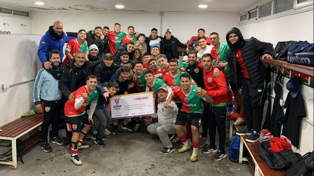 Coronel Aguirre y toda la alegría por avanzar en la Copa Santa Fe por penales.