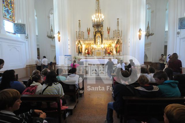 Cientos de santafesinos participan de la fiesta de la Virgen de Guadalupe
