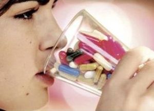 Al menos 75 personas mueren por día en la Argentina por automedicarse