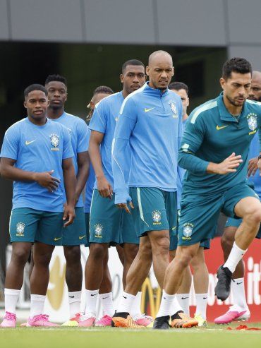 Brasil se mide con Escocia en el cierre del grupo