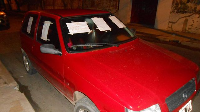 Ausencia. Tres horas estuvo el vehículo en la puerta de un garage que la conductora nunca vio.