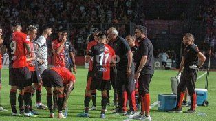Iván Delfino podría realizar una variante táctica que modificaría el estilo de juego de Colón.