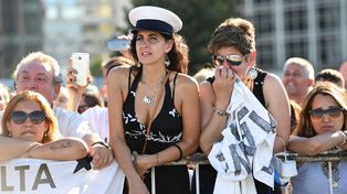 Familiares despidieron a tripulantes de la fragata Libertad, que partió en un viaje de instrucción de seis meses