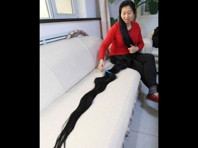 La mujer con el pelo más largo del mundo