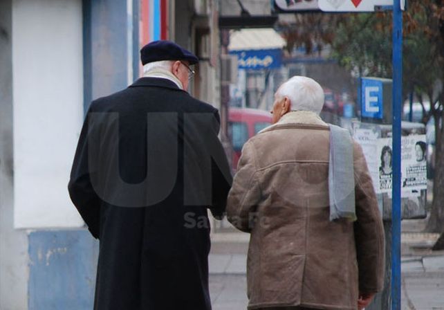 Jubilados y pensionados de la provincia cobrarán el incremento salarial con los haberes de marzo