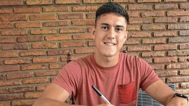 Mateo Burdisso selló su contrato con Patronato.
