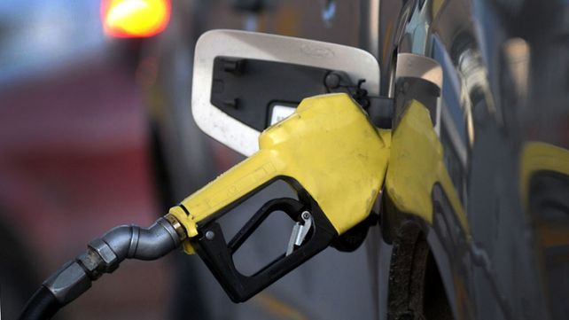 Las petroleras advierten que aumentan la refinación mes a mes
