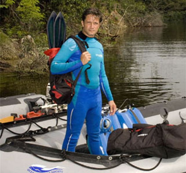 Fabien Cousteau intentará repetir la hazaña que su abuelo Jacques Cousteau realizó hace 50 años.
