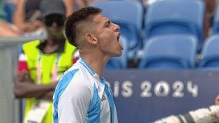 Argentina sentenció el encuentro con el gol del Diablito Echeverri
