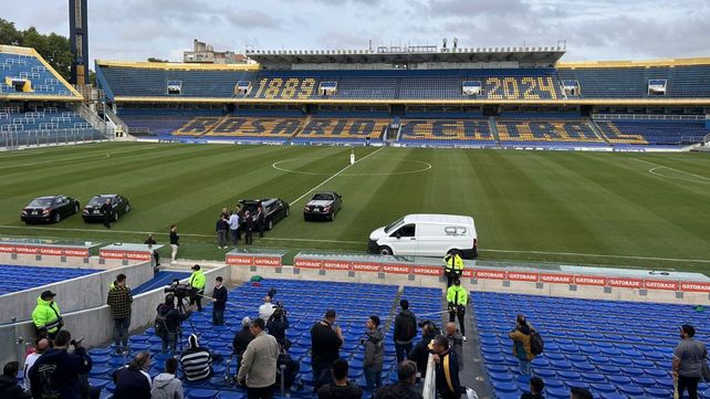 El cortejo fúnebre dio la vuelta olímpica en el Gigante antes de partir hacia el cementerio.&nbsp;