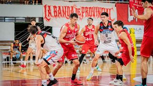 Adrián Boccia estuvo intratable en el último triunfo de Provincial ante Deportivo Viedma. Ahora va por el 3 a 0 y el pase a cuartos de la Liga Argentina de básquet.