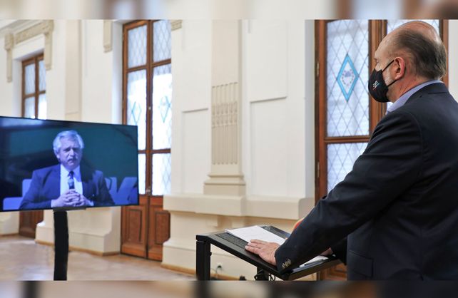 El gobernador de Santa Fe en videoconferencia con el presidente Alberto Fernández.