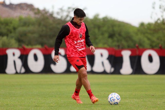 Saúl Salcedo por ahora sigue en Newells.