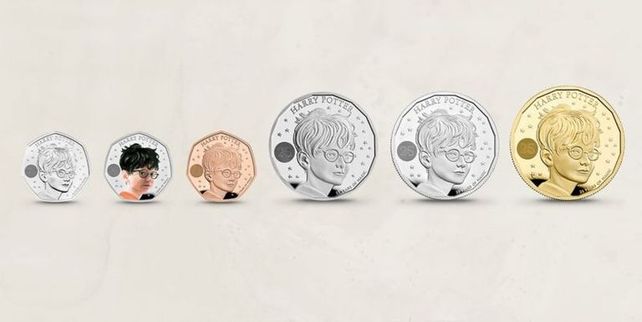 El diseño de la moneda con el rostro de Harry Potter en diversos materiales
