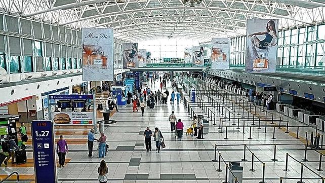 El movimiento de pasajeros aéreos en la Argentina llega casi a niveles prepandemia