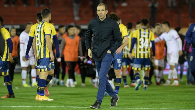 Leandro Somoza no encontró el rumbo ni consiguió resultados y se fue criticando a los dirigentes de&nbsp; Central. (LA CAPITAL/Marcelo Rubén Bustamante)