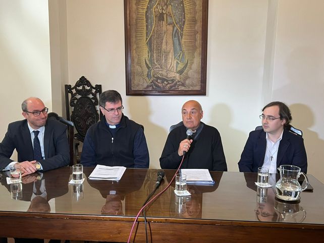 La reforma constitucional y la Iglesia: El pueblo católico siente una falta de representación espiritual en el dictamen