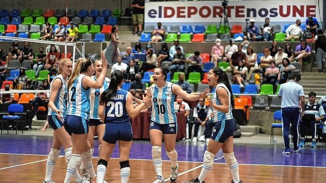 Las Panteritas consiguieron un sólido triunfo frente a Canadá por 3 a 0 en México.