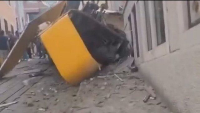 Descarriló un funicular en Lisboa: hay al menos 15 muertos y 18 heridos