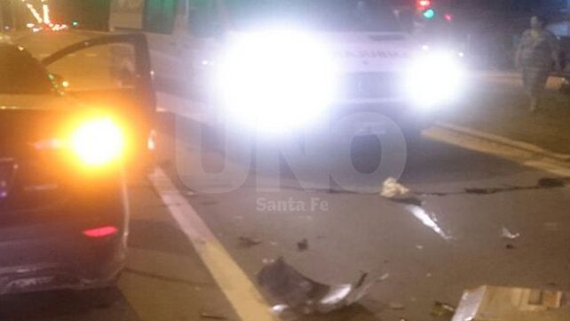 Violento choque con dos adolescentes heridos en avenida 27 de Febrero y Tucumán