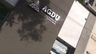 Docentes universitarios acordaron una suba del 12% hasta marzo