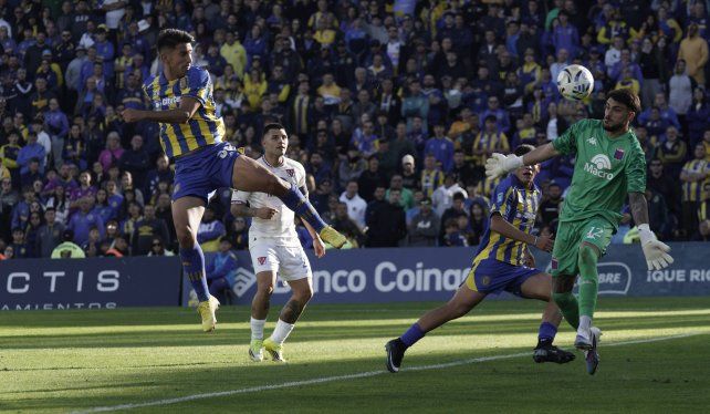 Alexis Soto anotó el primer gol de Central y luego empató Tigre.