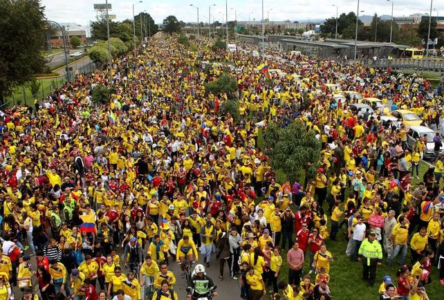 Pekerman y la selección de Colombia fueron recibidos como héroes