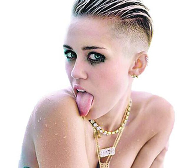 Miley Cyrus subió una foto en topless para apoyar la iniciativa Free the nipple