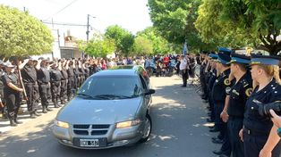Despedida de honor al policía Leoncio Bermúdez. Dolor y reclamo de justicia en medio de un acto emocionante.&nbsp;