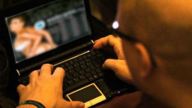 Desarticulan vasta red de pornografía infantil y detienen a 900 personas