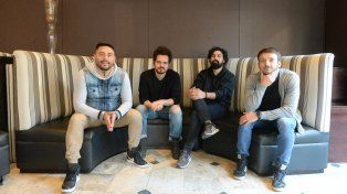 “Fundamentalmente evolucionamos en la composición”, dijo  Colo Vasconcellos (segundo, a la izquierda), en diálogo con La Capital.