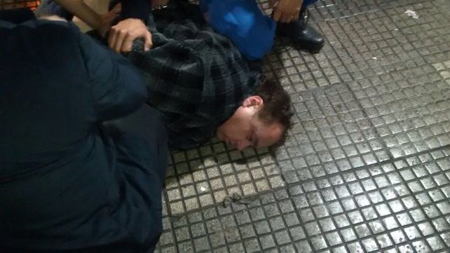 Detenido. Así arrestaron a la Tota Santillán; es acusado de intentar robar indumentaria.