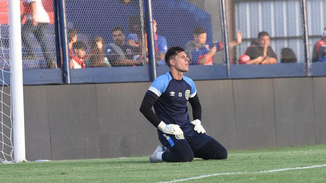 Gaspar Servio tuvo que presentarse a entrenar este sábado por la mañana como todos los días.