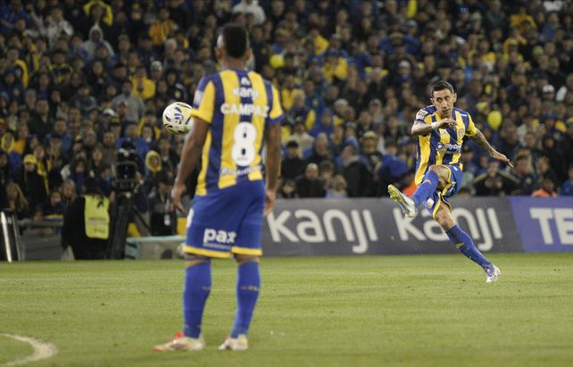 Fideo Di María impacta en el tiro libre y convierte en el triunfo de Central en el clásico.
