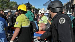Un tren de pasajeros chocó en Once, otra vez, contra una valla de contención; al menos 35 heridos